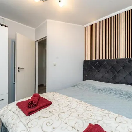 Bra I Premium With Outdoor Pool And Sauna - Two Bedroom With Balcony *