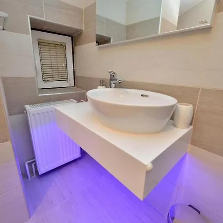 Bra I Premium With Outdoor Pool And Sauna - Two Bedroom With Balcony דירה *
