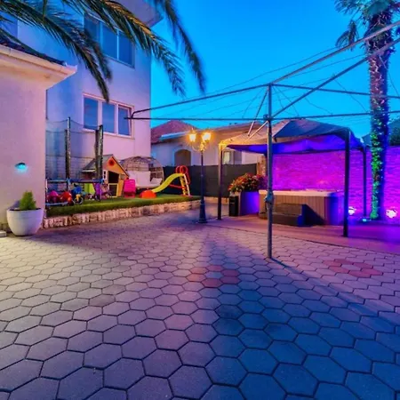Apartment Bra I Premium With Outdoor Pool And Sauna - Two Bedroom With Balcony *