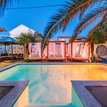 Bra I Premium With Outdoor Pool And Sauna - Two Bedroom With Balcony *